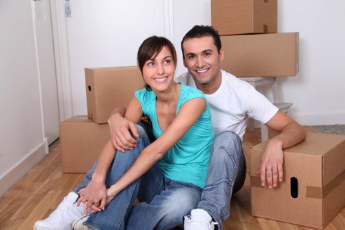 Flexible self storage units in Stjohnswood for moving and decluttering