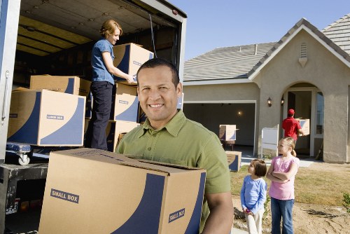Local student removals service in Stjohnswood handling a move efficiently