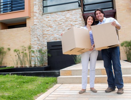 Local Stjohnswood movers handling household furniture safely
